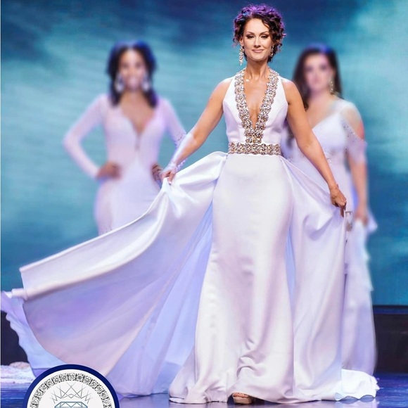 Custom designed one-of-a-kind, Gregory Ellenburg gown - Picture 2 of 5